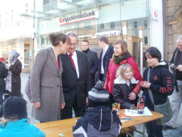 Bilder 2012 &raquo; infostand zum ob wahlkampf